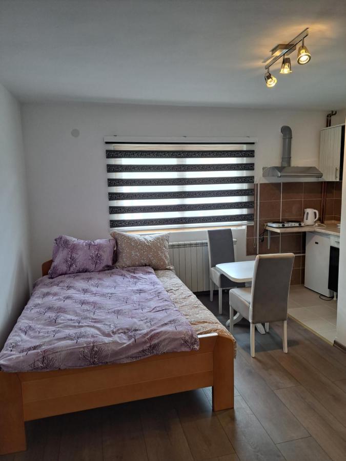 Apartments Neyla ซาราเยโว ภายนอก รูปภาพ