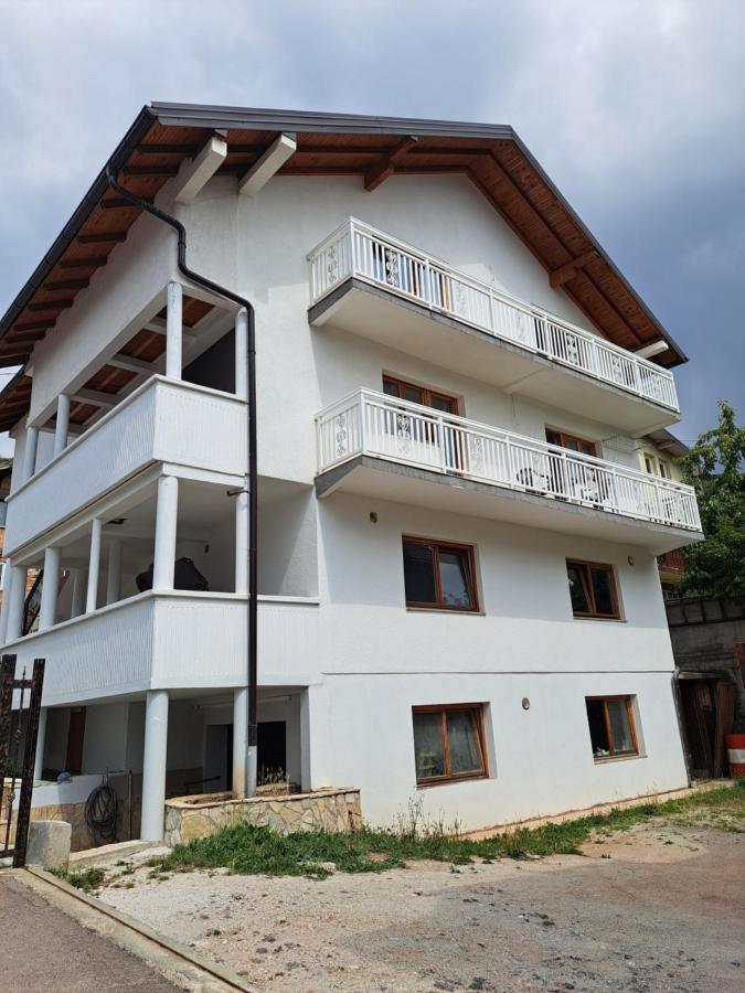 Apartments Neyla ซาราเยโว ภายนอก รูปภาพ